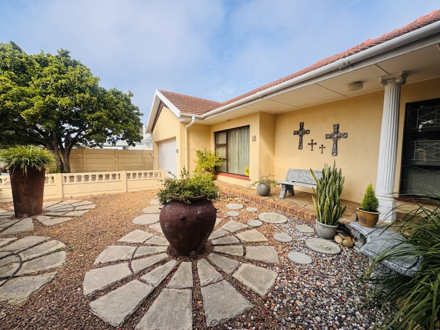 To Let 4 Bedroom Property for Rent in Goedehoop Western Cape